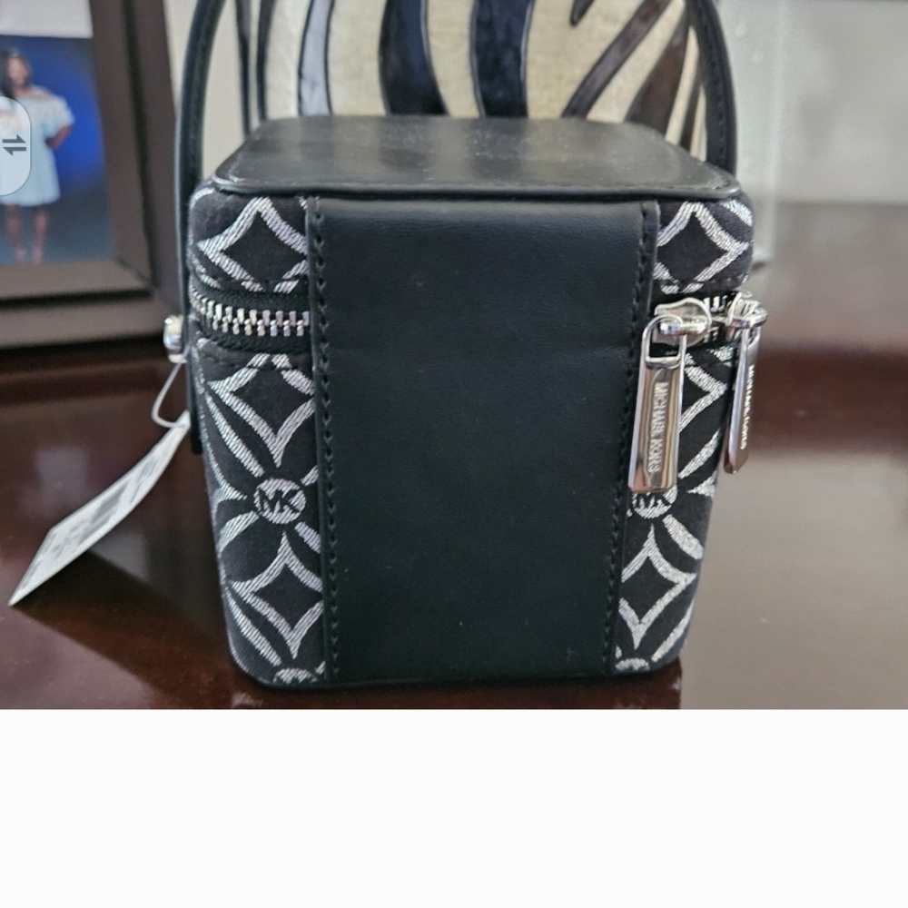 Michael Kors Sandrine Small Box Bag - Picture 3 of 5